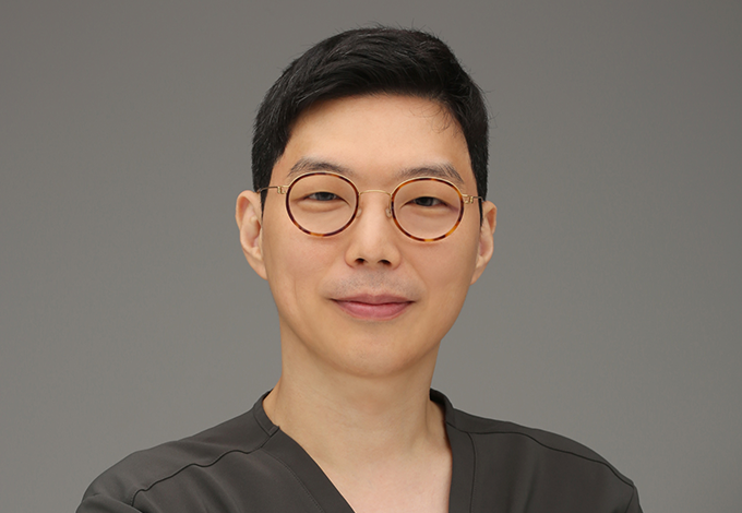 김동하 의료진 레이저 시술